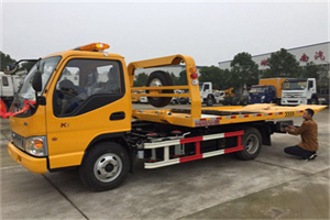 兴城哪里有拖车服务